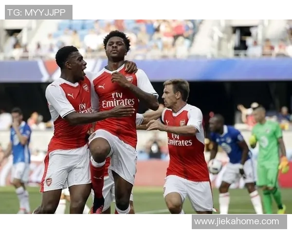 友谊赛曼城与莱比锡战平争议判罚引发全场热议与惊喜瞬间 友谊赛曼城与莱比锡战平争议判罚引发全场热议与惊喜瞬间