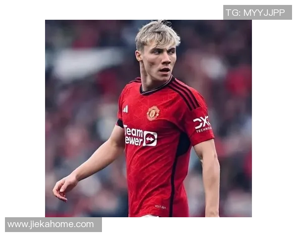 曼联狂胜那不勒斯五球引发争议判罚全场沸腾