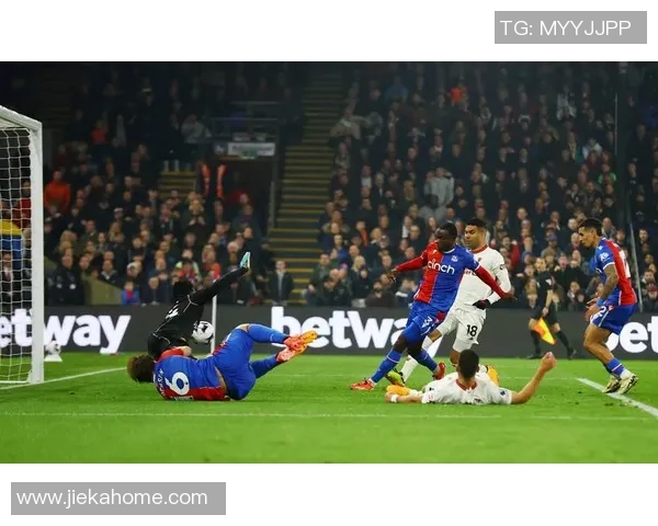 欧冠精彩对决里昂4-0曼联战术解析与全场瞬间回顾