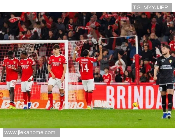 曼联友谊赛大胜曼城六比二红牌事件引发全场热议与十大精彩进球回顾